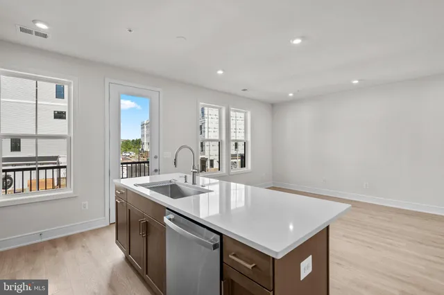 $644,065 | 43298 Farringdon Square, Unit HOMESITE 209, Broadlands, VA 20148