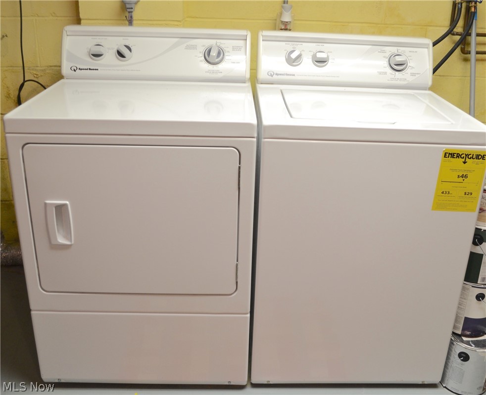 974 Roseland Road Alliance, OH 44601 - Photo 21 of 30 Washer and dryer are included