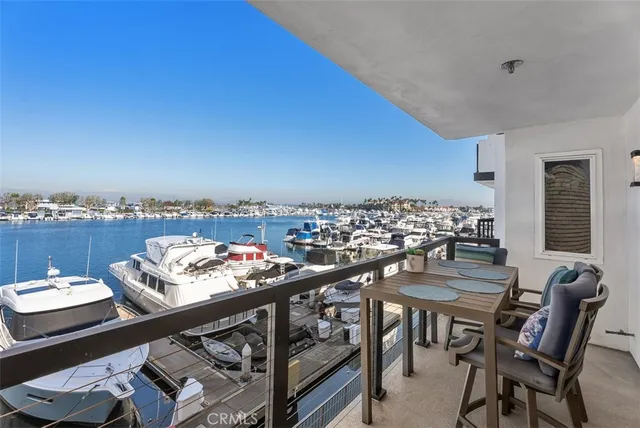 $1,495,000 | 16255 Pacific Circle, Unit 204, Huntington Beach, CA 92649
