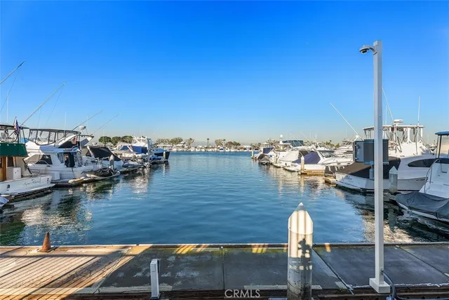 $1,495,000 | 16255 Pacific Circle, Unit 204, Huntington Beach, CA 92649