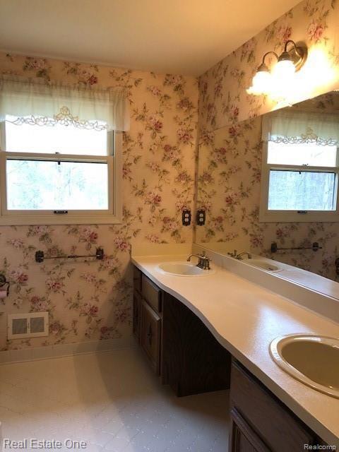 1718 North Fairview Lane Rochester Hills, MI 48306 - Photo 13 of 18