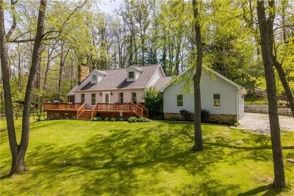 $499,900 | 10 Oakridge Lane, Hickory, PA 15340