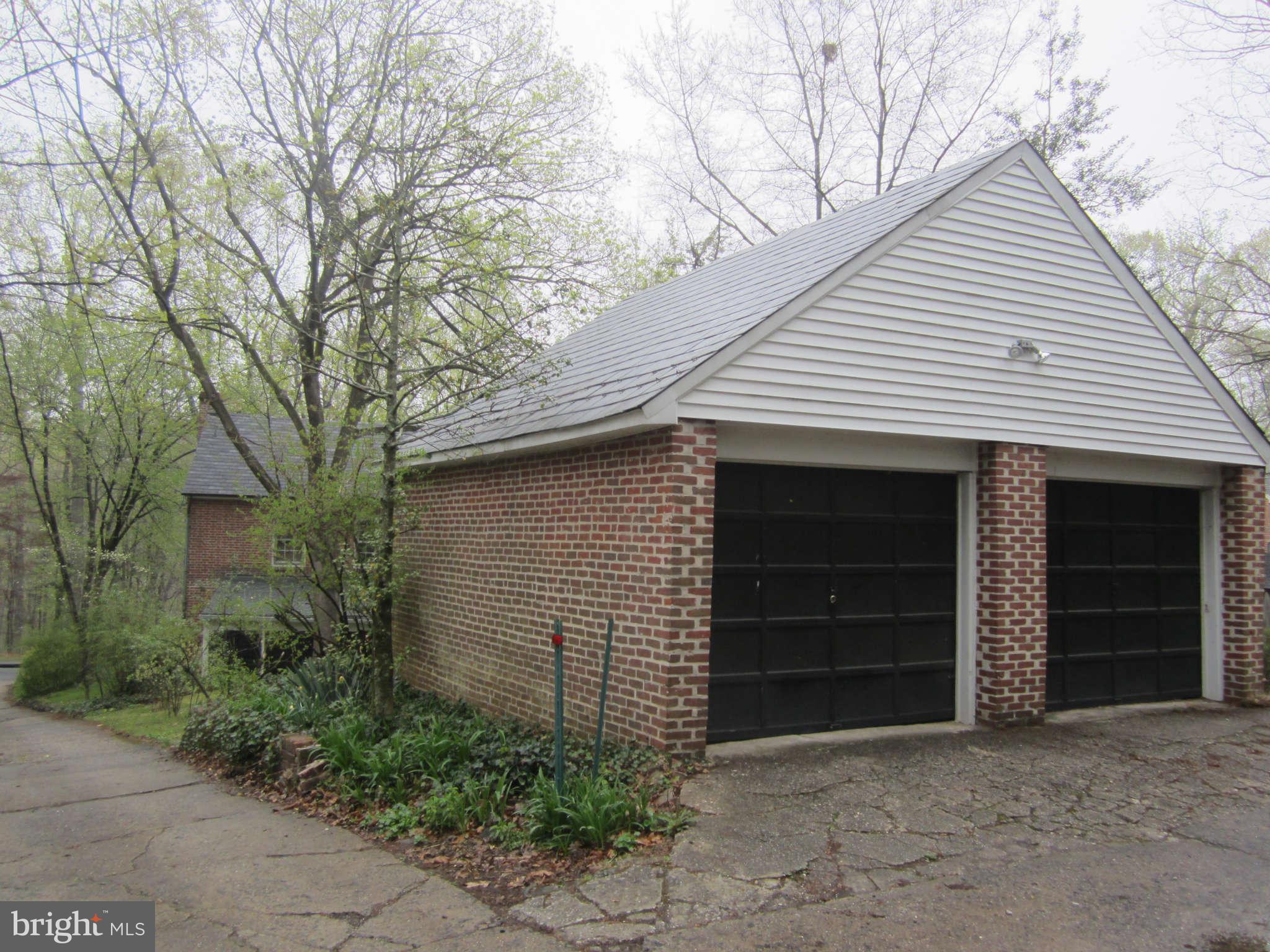 4639 Briarclift Road Baltimore, MD 21229 - Photo 3 of 19 Exterior (Rear)