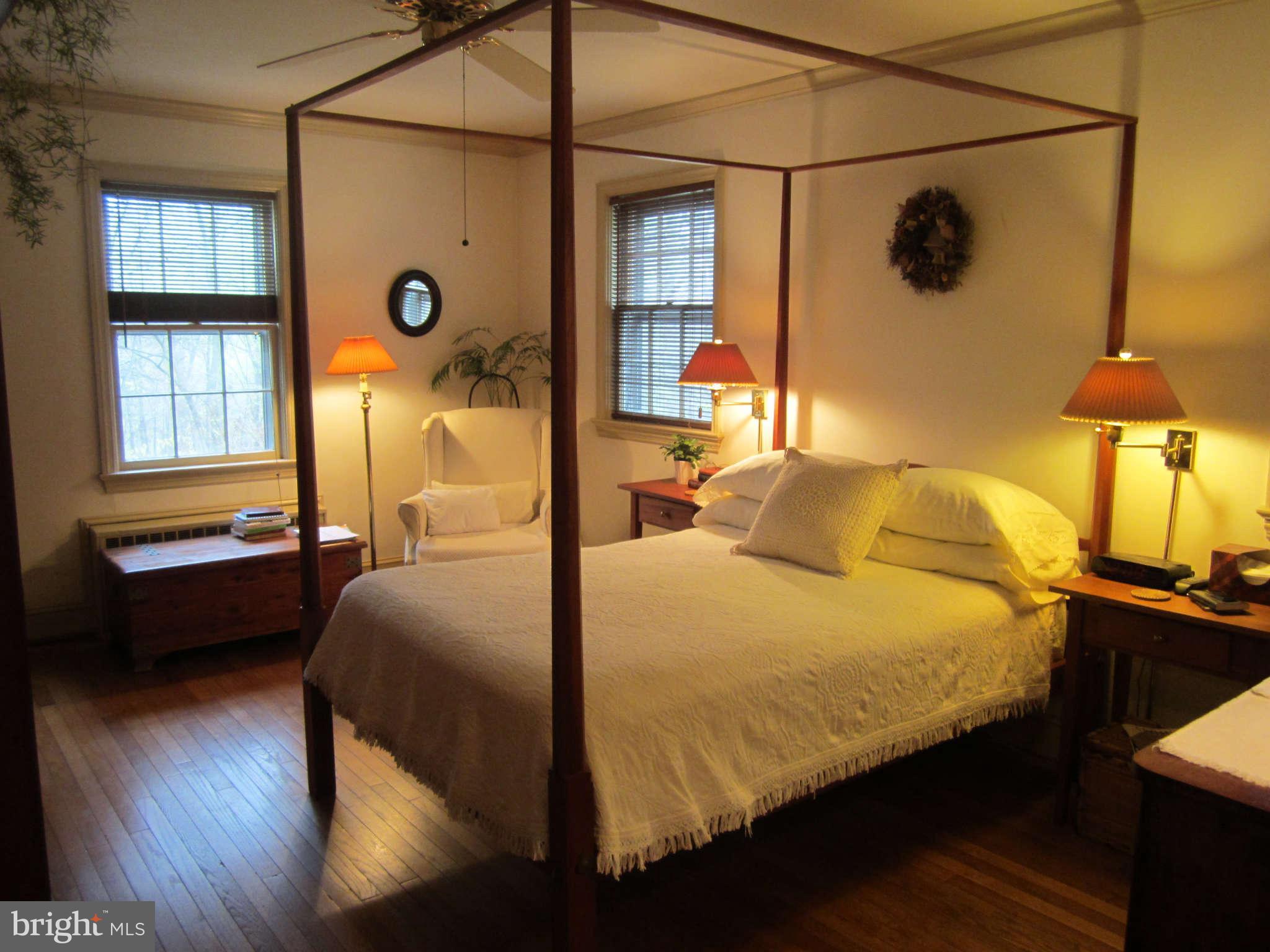 4639 Briarclift Road Baltimore, MD 21229 - Photo 10 of 19 Bedroom (Master)