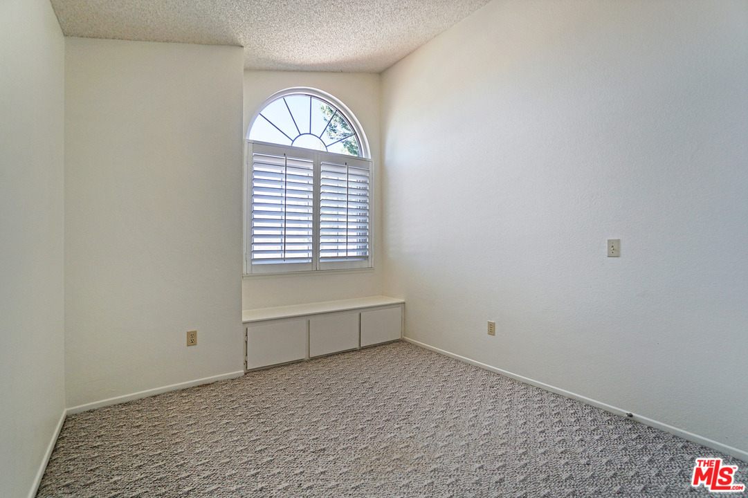 1226 Tolkien Road Riverside, CA 92506 - Photo 16 of 17