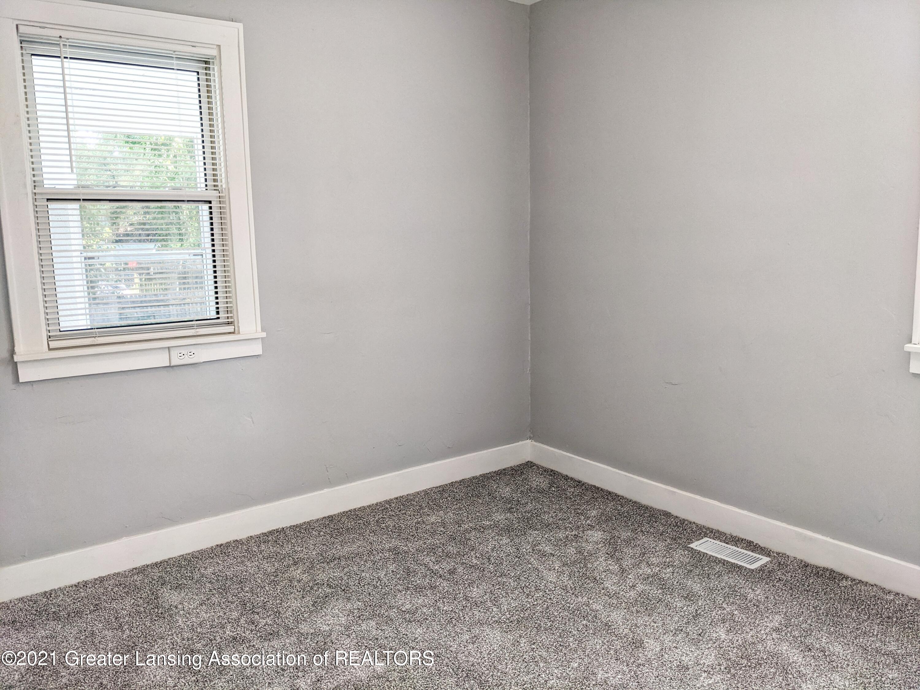 1132 Lake Lansing Road Lansing, MI 48906 - Photo 22 of 29 PXL_20210824_205909751.MP-01