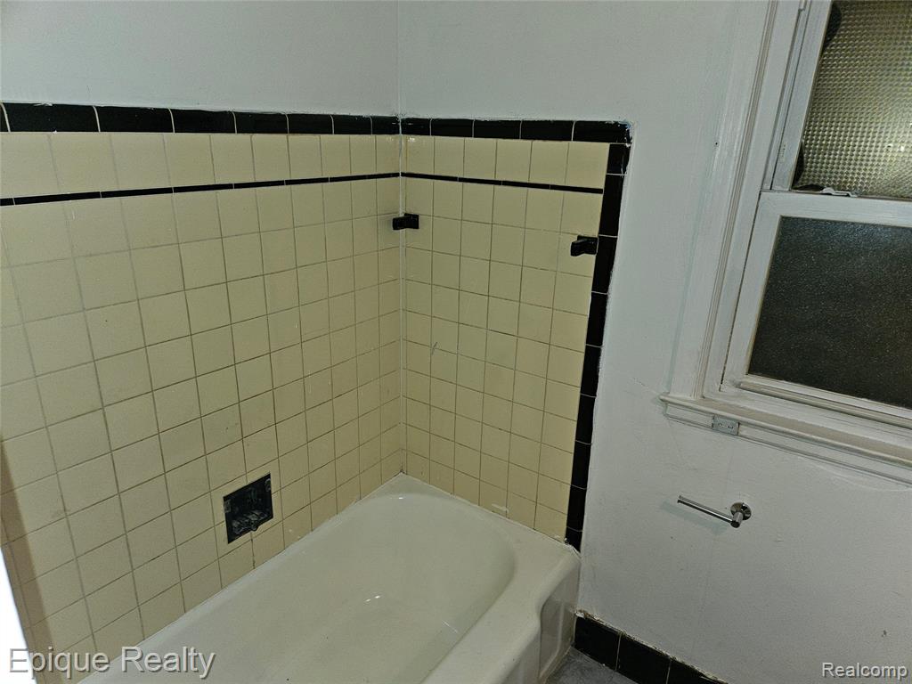 15675 Lappin Street Detroit, MI 48205 - Photo 7 of 22
