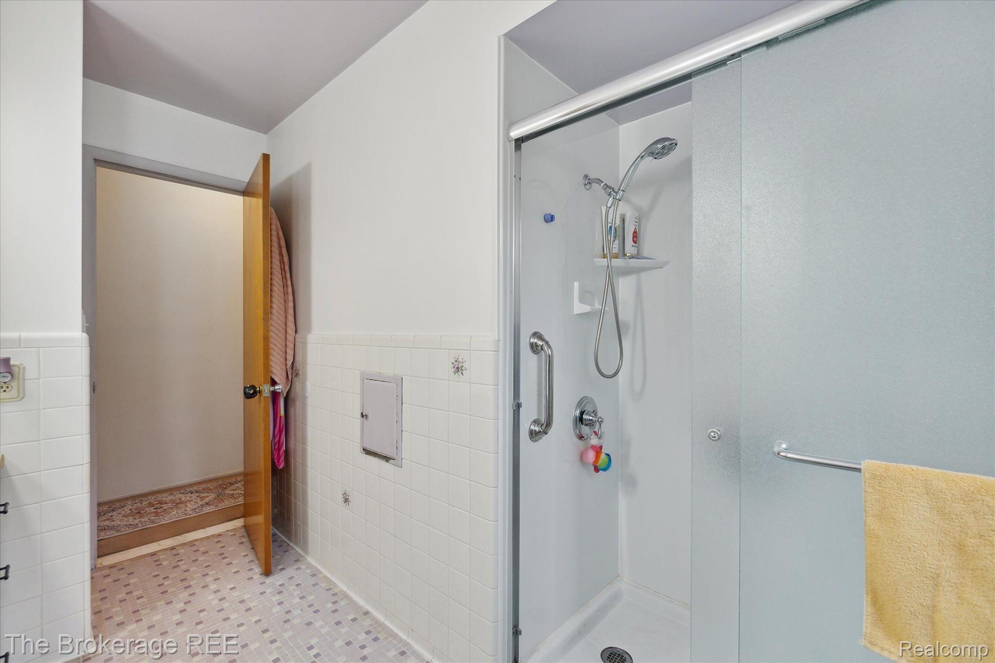 10161 East Coldwater Road Davison, MI 48423 - Photo 18 of 34 Gallery Image 18