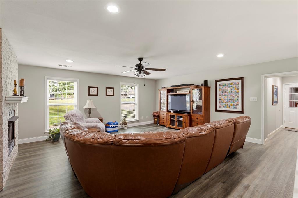 622 Lakewood Road Denison, TX 75020 - Photo 18 of 40