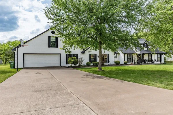 $629,900 | 622 Lakewood Road, Denison, TX 75020