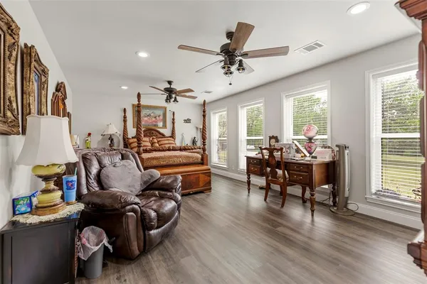 $629,900 | 622 Lakewood Road, Denison, TX 75020