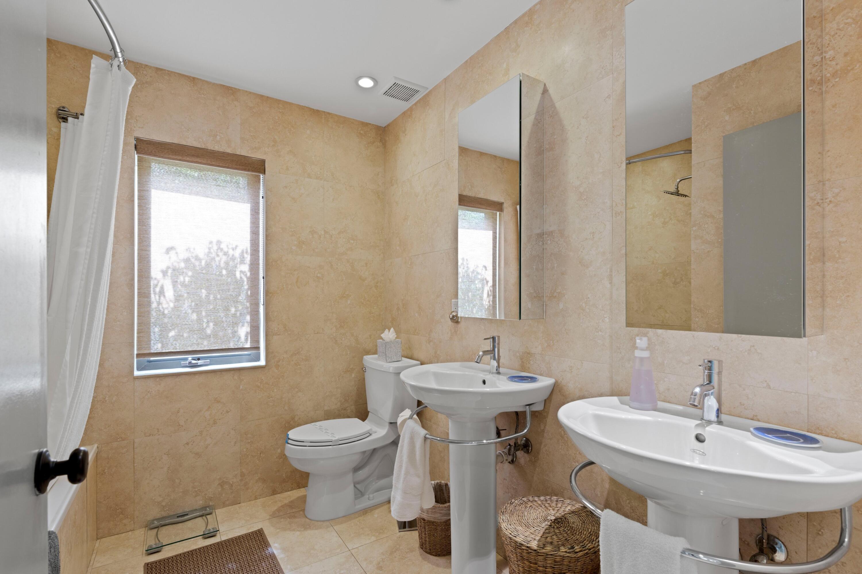473 Oregon Lane Boca Raton, FL 33487 - Photo 17 of 57 Bathroom #3