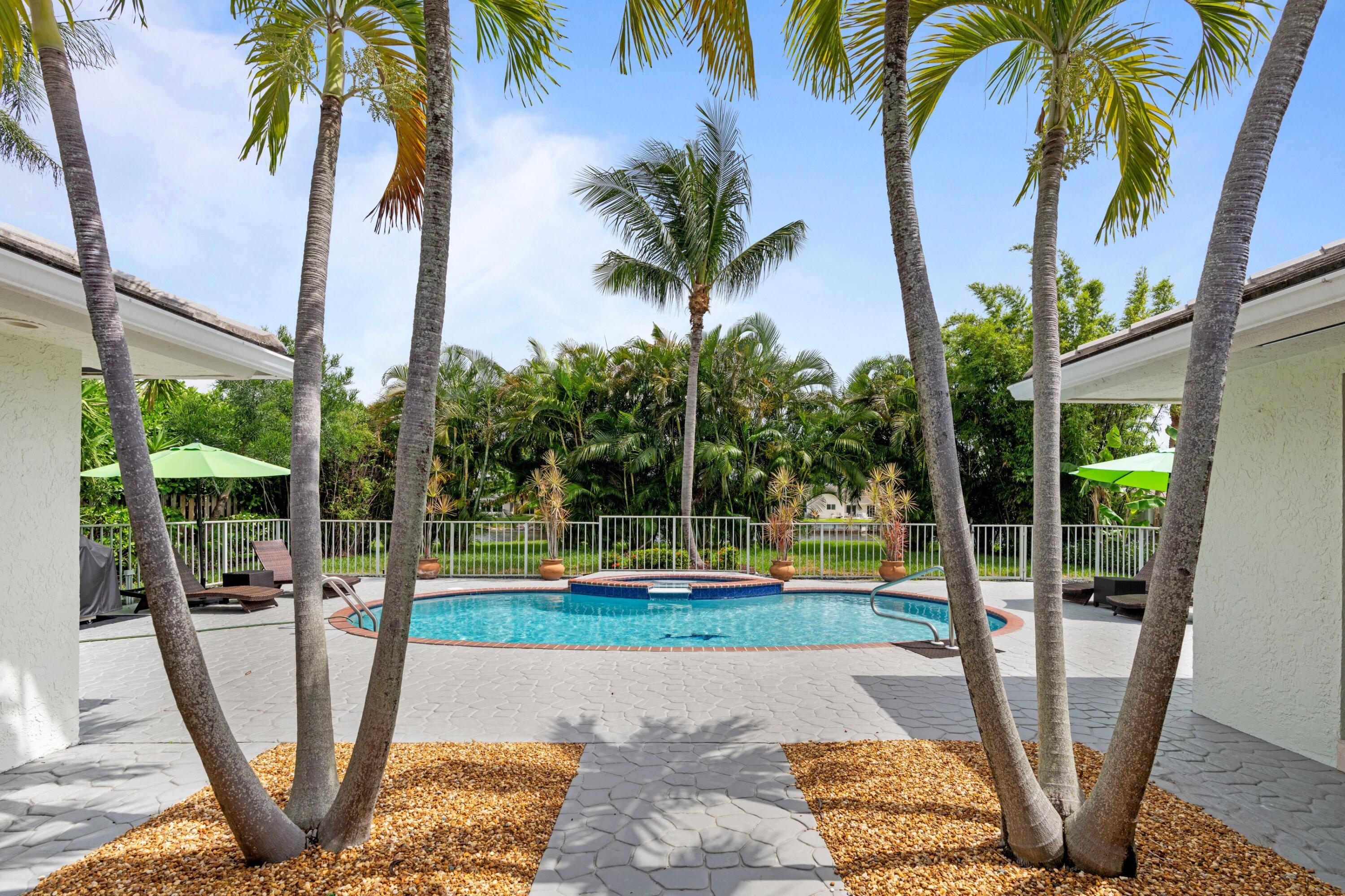 473 Oregon Lane Boca Raton, FL 33487 - Photo 2 of 57 Pool & Patio