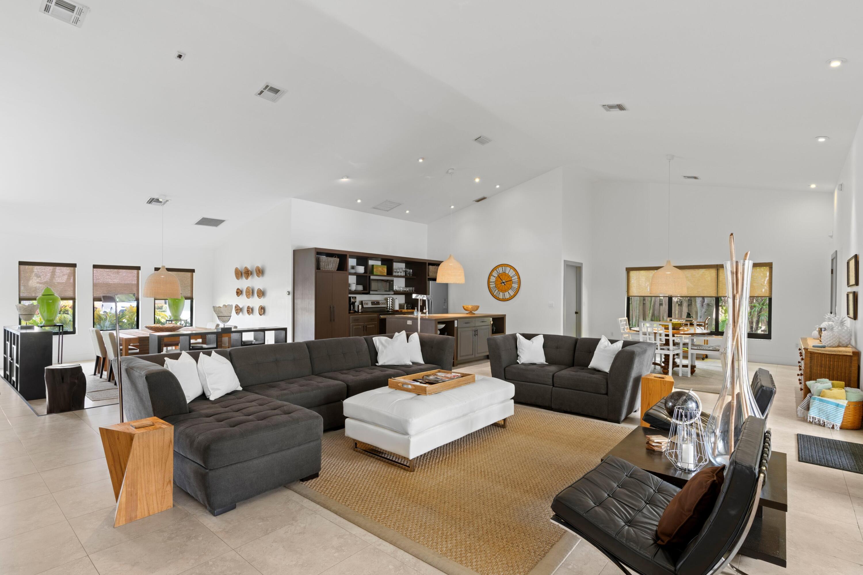 473 Oregon Lane Boca Raton, FL 33487 - Photo 5 of 57 Living Room
