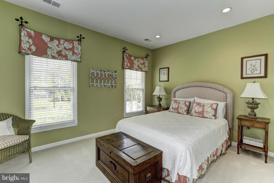 7726 Greentree Road Bethesda, MD 20817 - Photo 13 of 23 Interior (General)