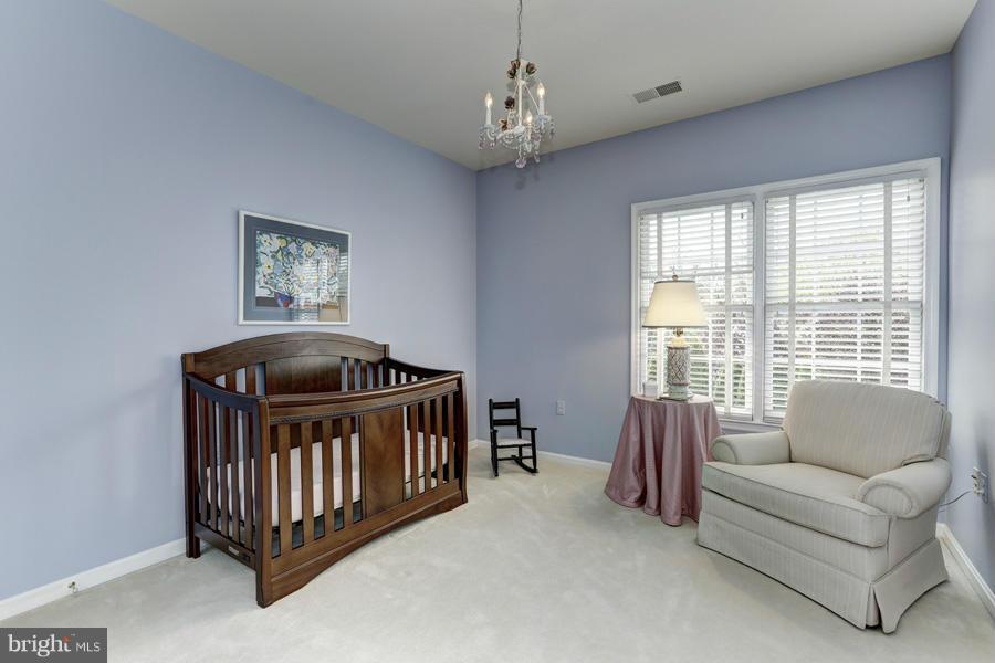 7726 Greentree Road Bethesda, MD 20817 - Photo 16 of 23 Interior (General)
