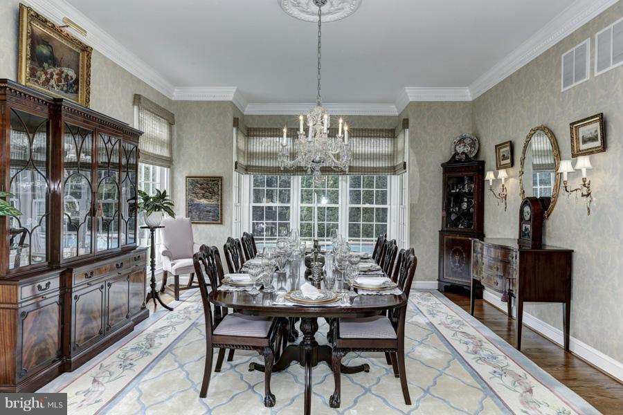 7726 Greentree Road Bethesda, MD 20817 - Photo 4 of 23 Interior (General)