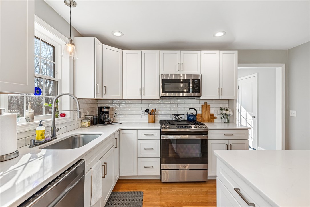 141 Leigh Road Cumberland, RI 02864 - Photo 13 of 31