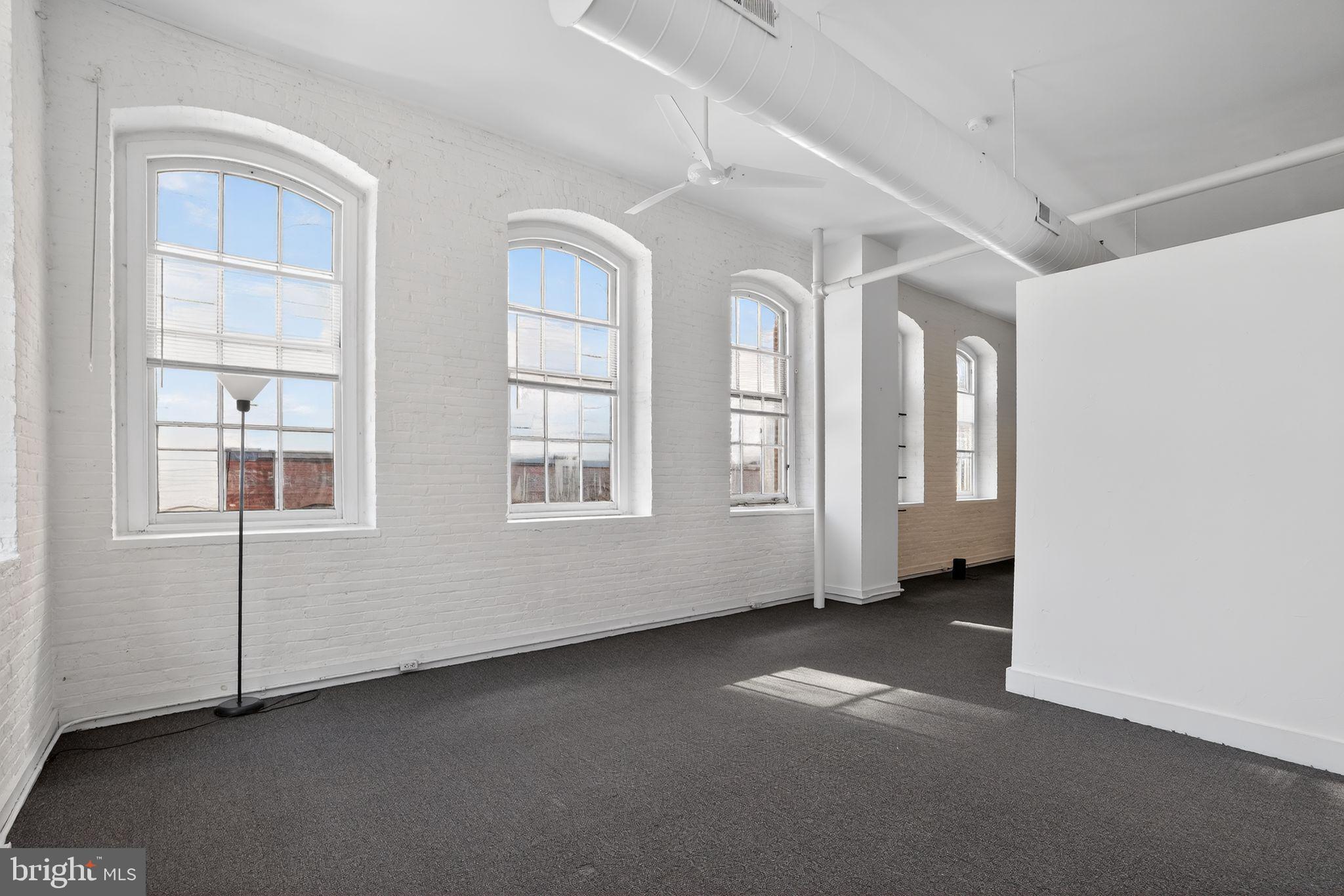 408 Vine Street, Unit 2A Philadelphia, PA 19106 - Photo 17 of 19