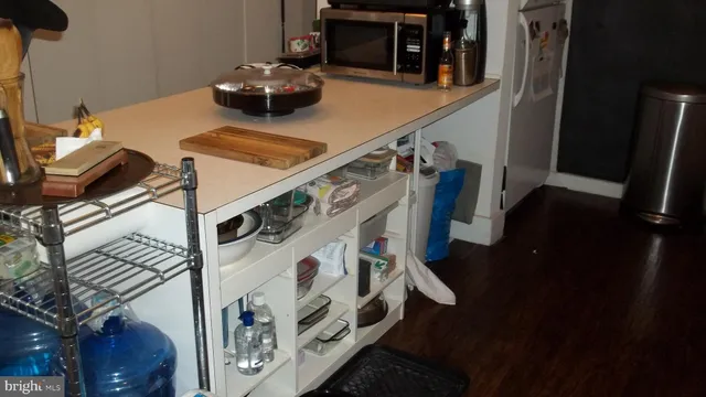 $1,840 | 408 Vine Street, Unit 2A, Philadelphia, PA 19106