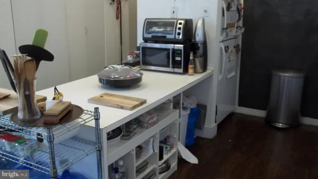 $1,840 | 408 Vine Street, Unit 2A, Philadelphia, PA 19106