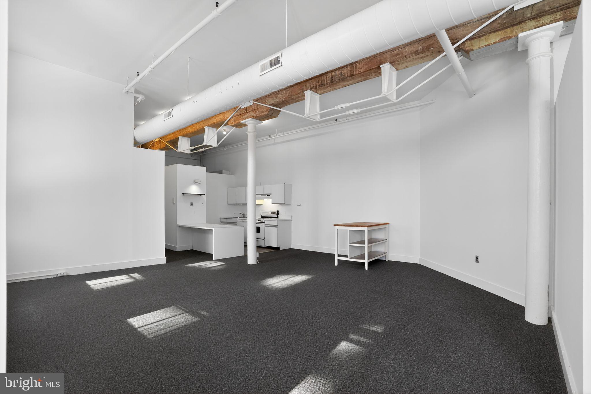 408 Vine Street, Unit 2A Philadelphia, PA 19106 - Photo 4 of 19 a view of a room with gym equipment