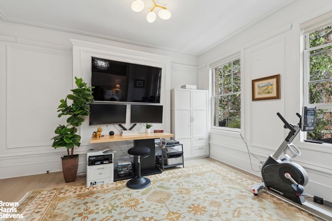 37 West 93rd Street, Unit 17/13 Manhattan, NY 10025 - Photo 7 of 11 a room with furniture and window