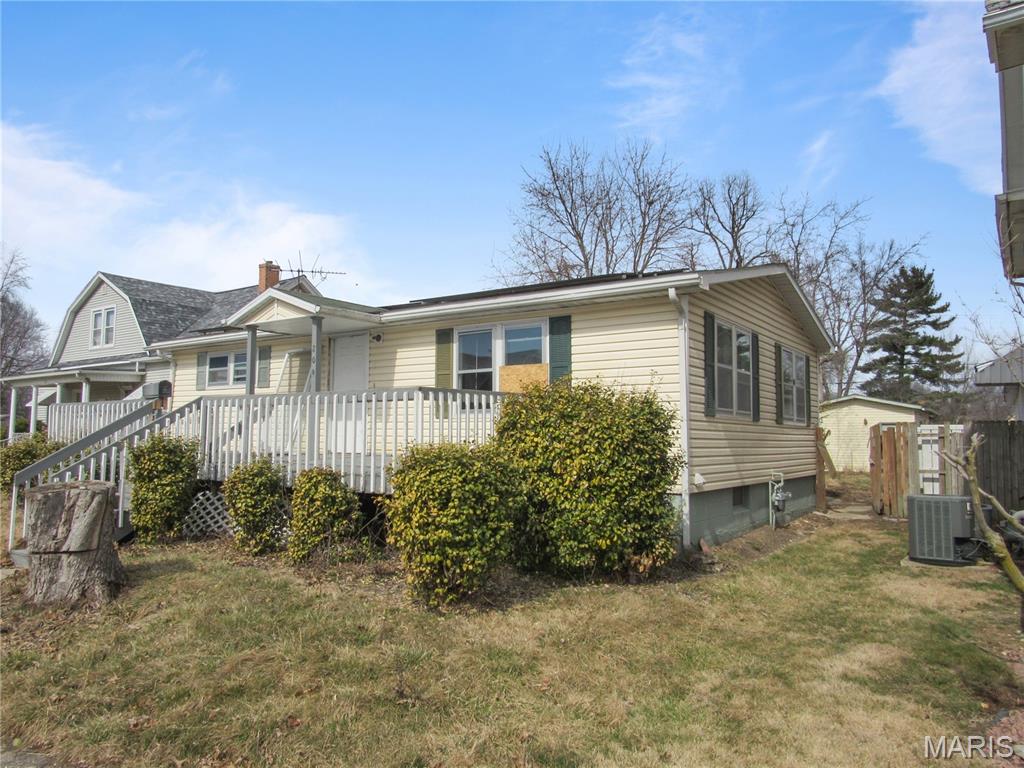 209 West 2nd S Street Mount Olive, IL 62069 - Photo 2 of 14