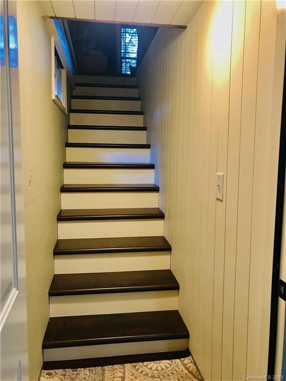 114 Riverview Road Tryon, NC 28782 - Photo 22 of 32 a view of entryway