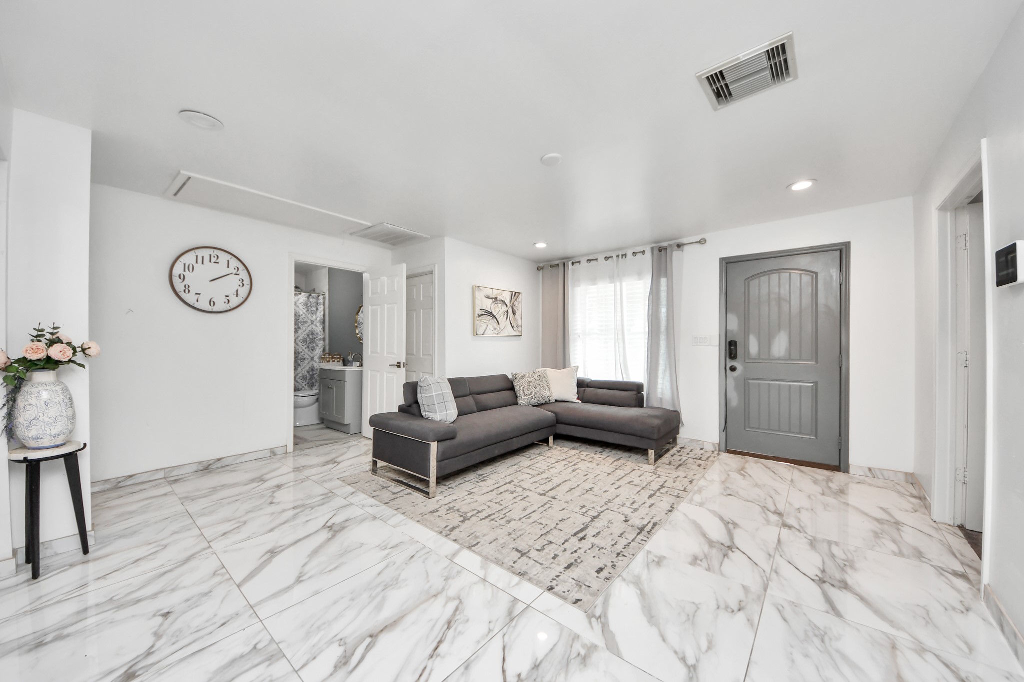 220 Styers Street Houston, TX 77022 - Photo 9 of 38