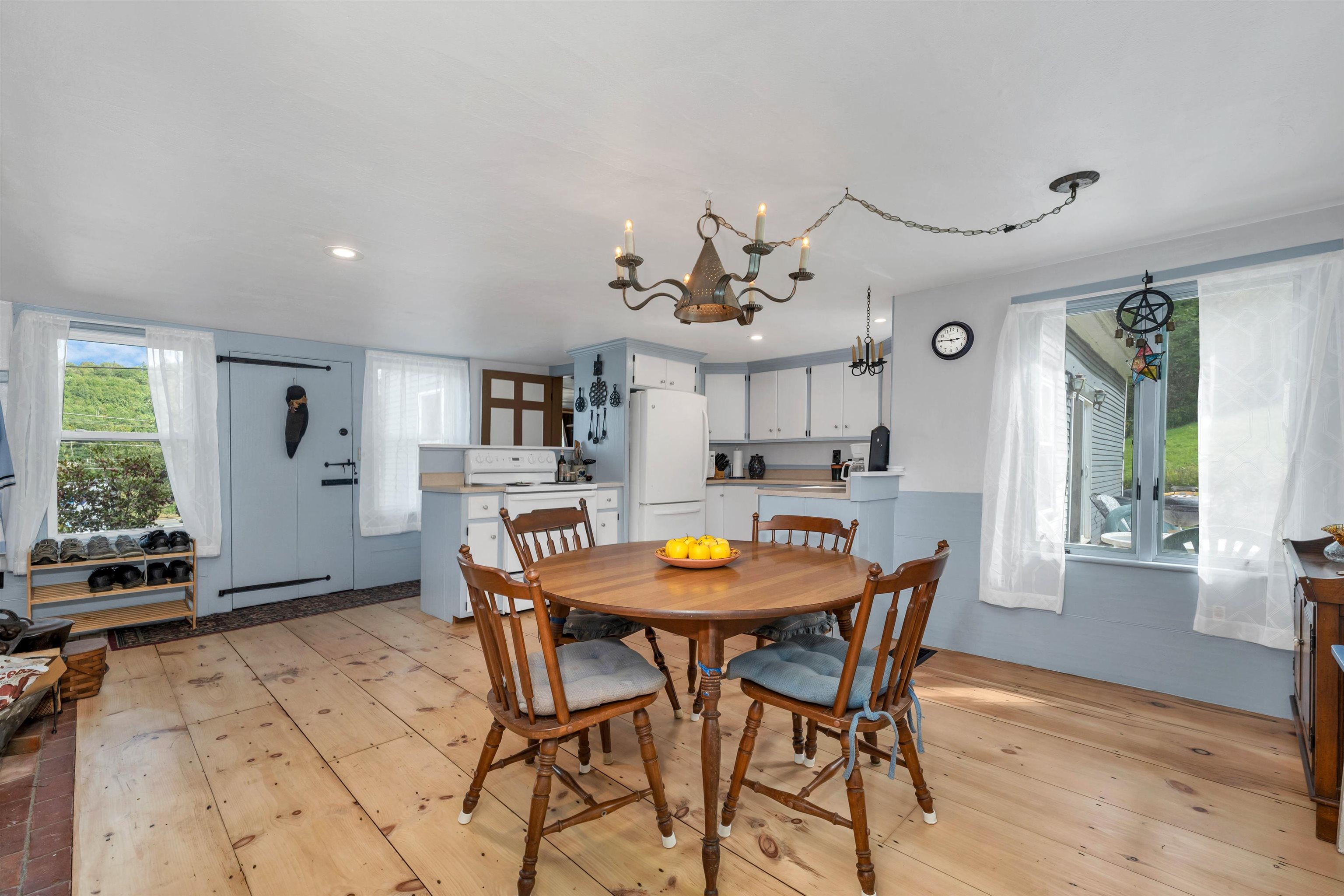 10 Barton Road Croydon, NH 03773 - Photo 3 of 40