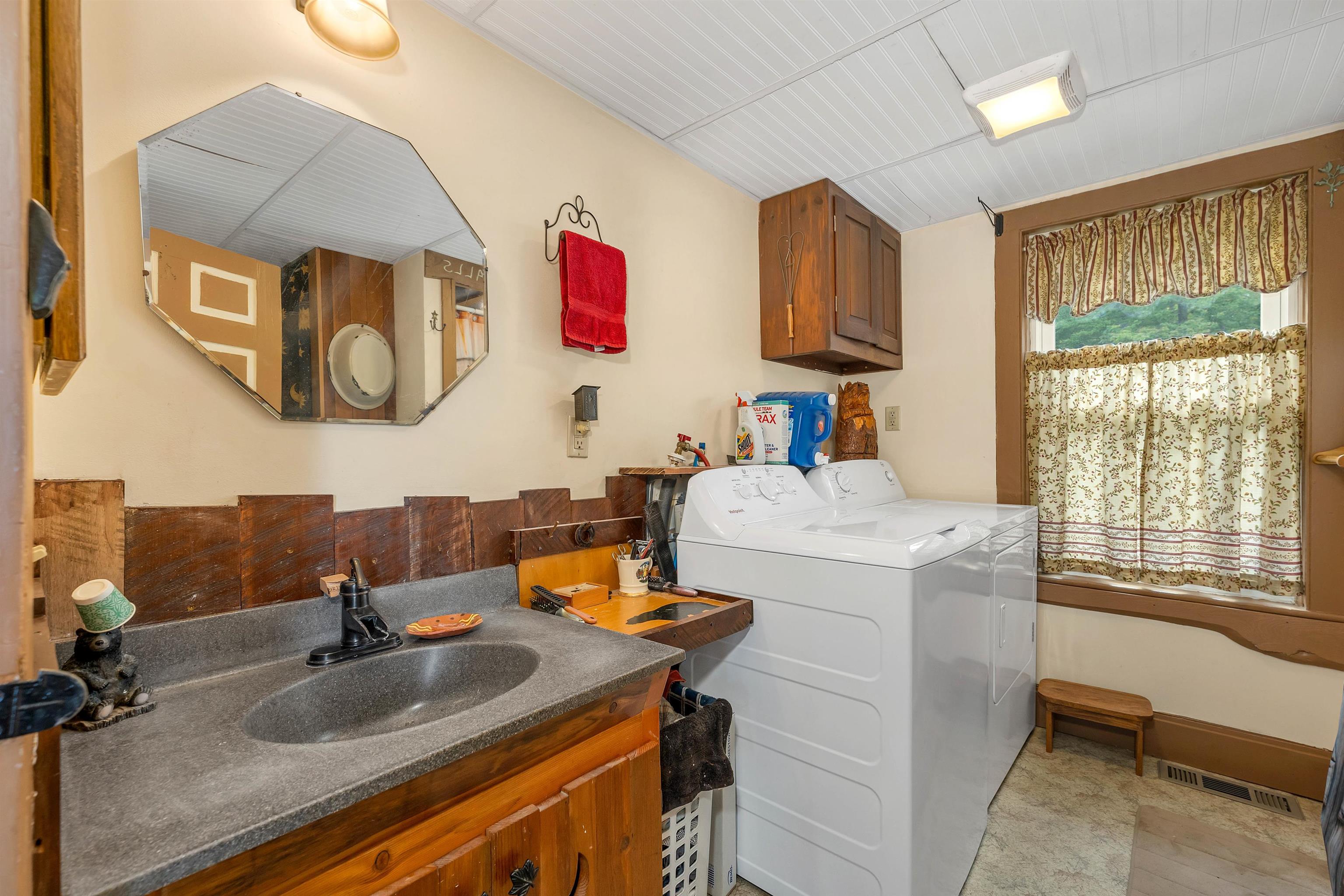 10 Barton Road Croydon, NH 03773 - Photo 4 of 40