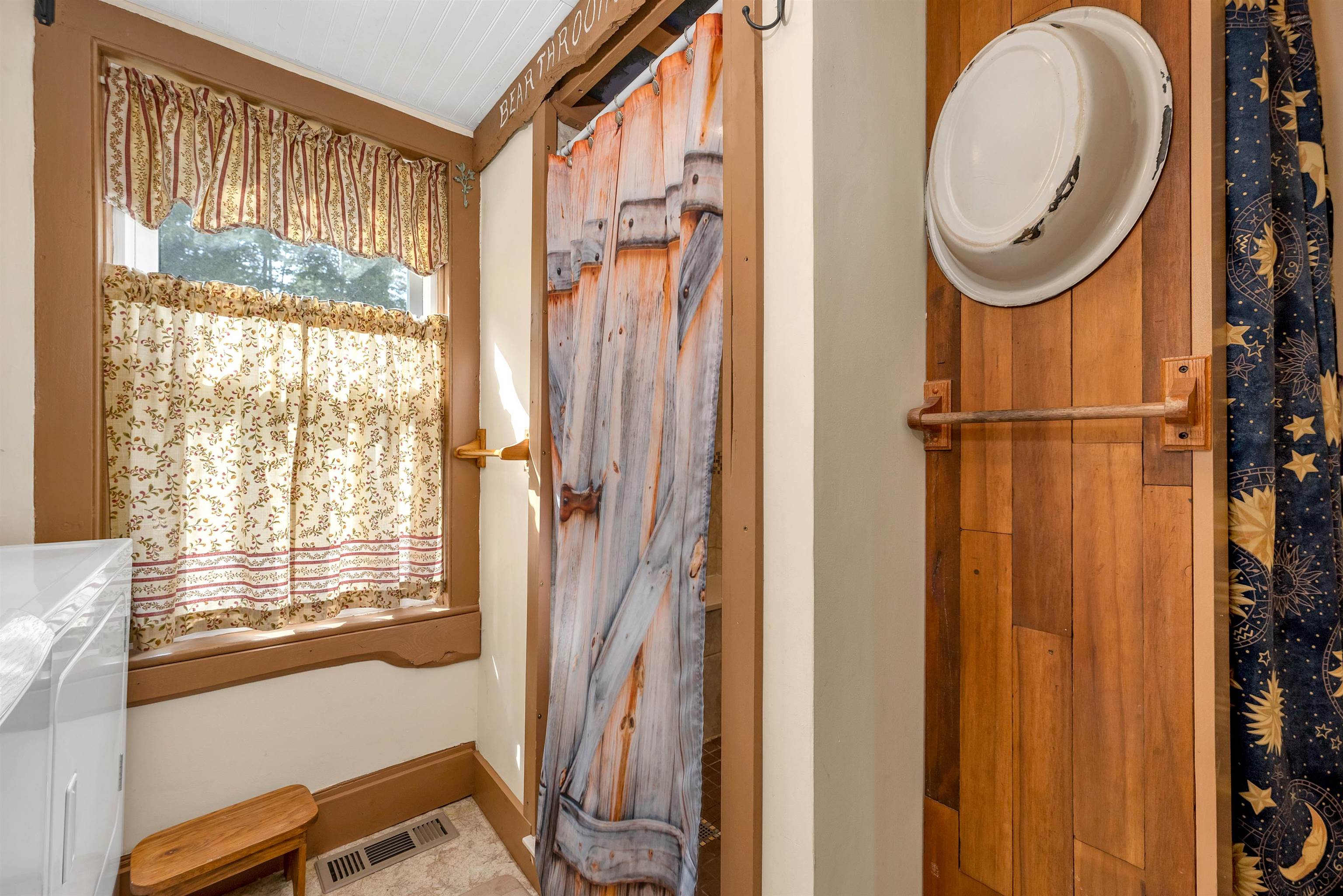 10 Barton Road Croydon, NH 03773 - Photo 5 of 40