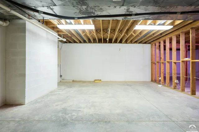 $740,000 | 3700 Quail Creek Court, Lawrence, KS 66047