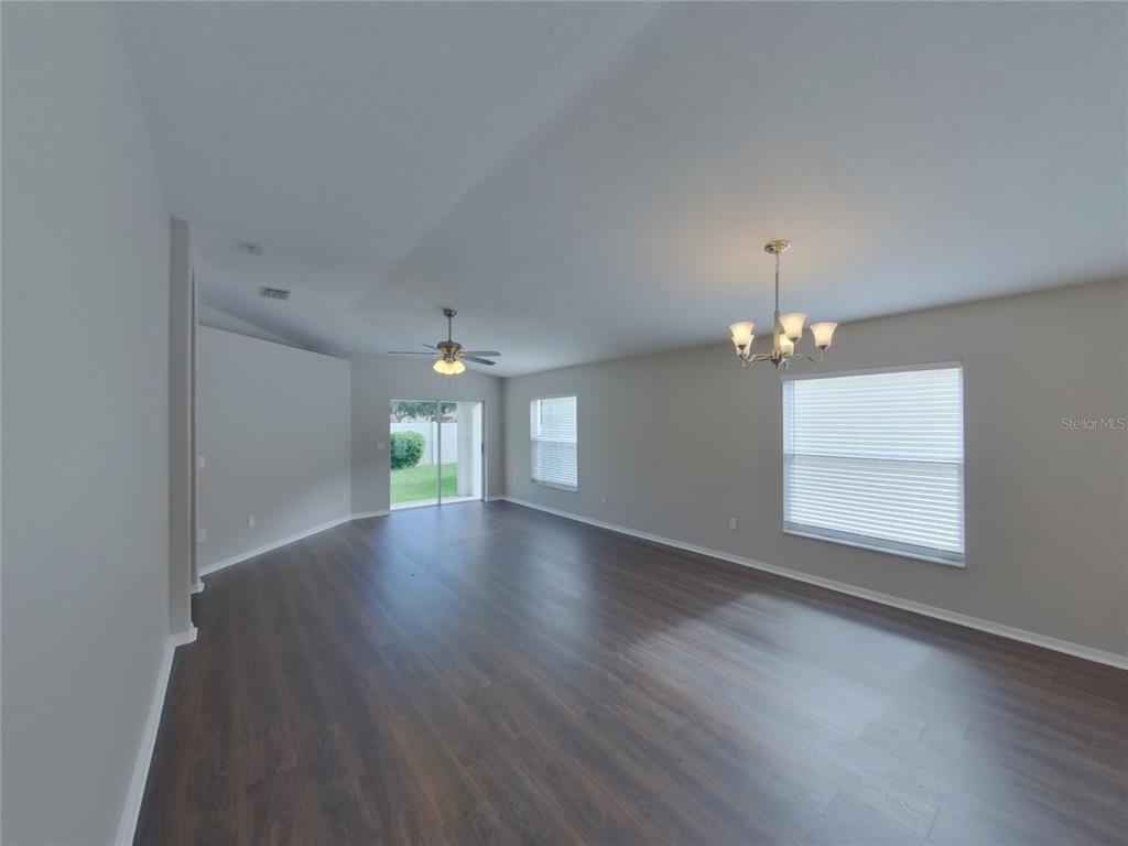15512 Telford Spring Drive Ruskin, FL 33573 - Photo 2 of 25