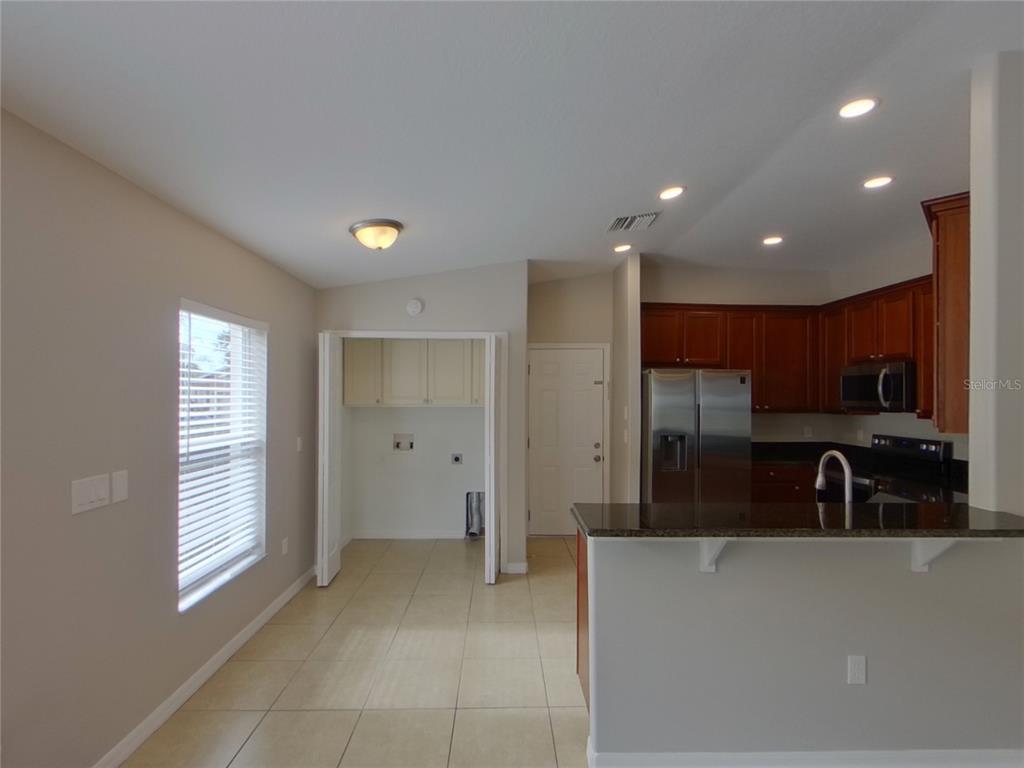 15512 Telford Spring Drive Ruskin, FL 33573 - Photo 5 of 25