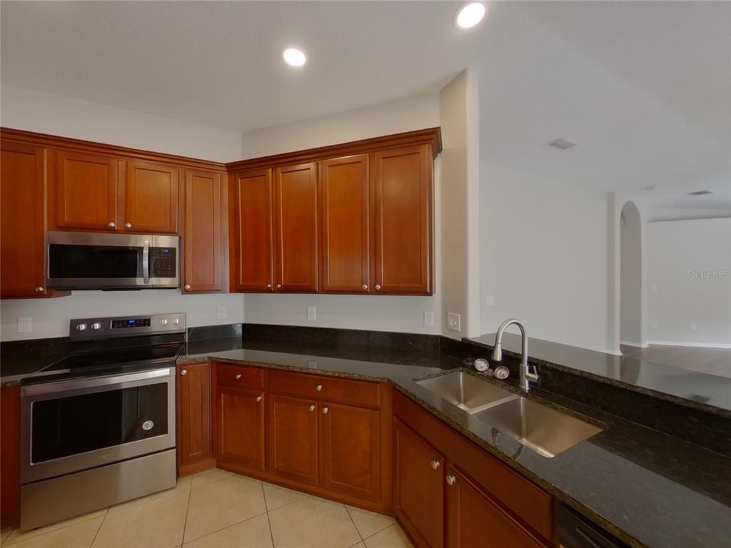15512 Telford Spring Drive Ruskin, FL 33573 - Photo 7 of 25