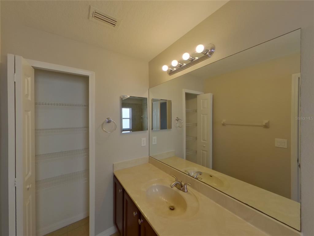 15512 Telford Spring Drive Ruskin, FL 33573 - Photo 9 of 25