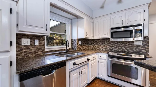 $375,000 | 4047 Southwest Orleans Court, Lee's Summit, MO 64082