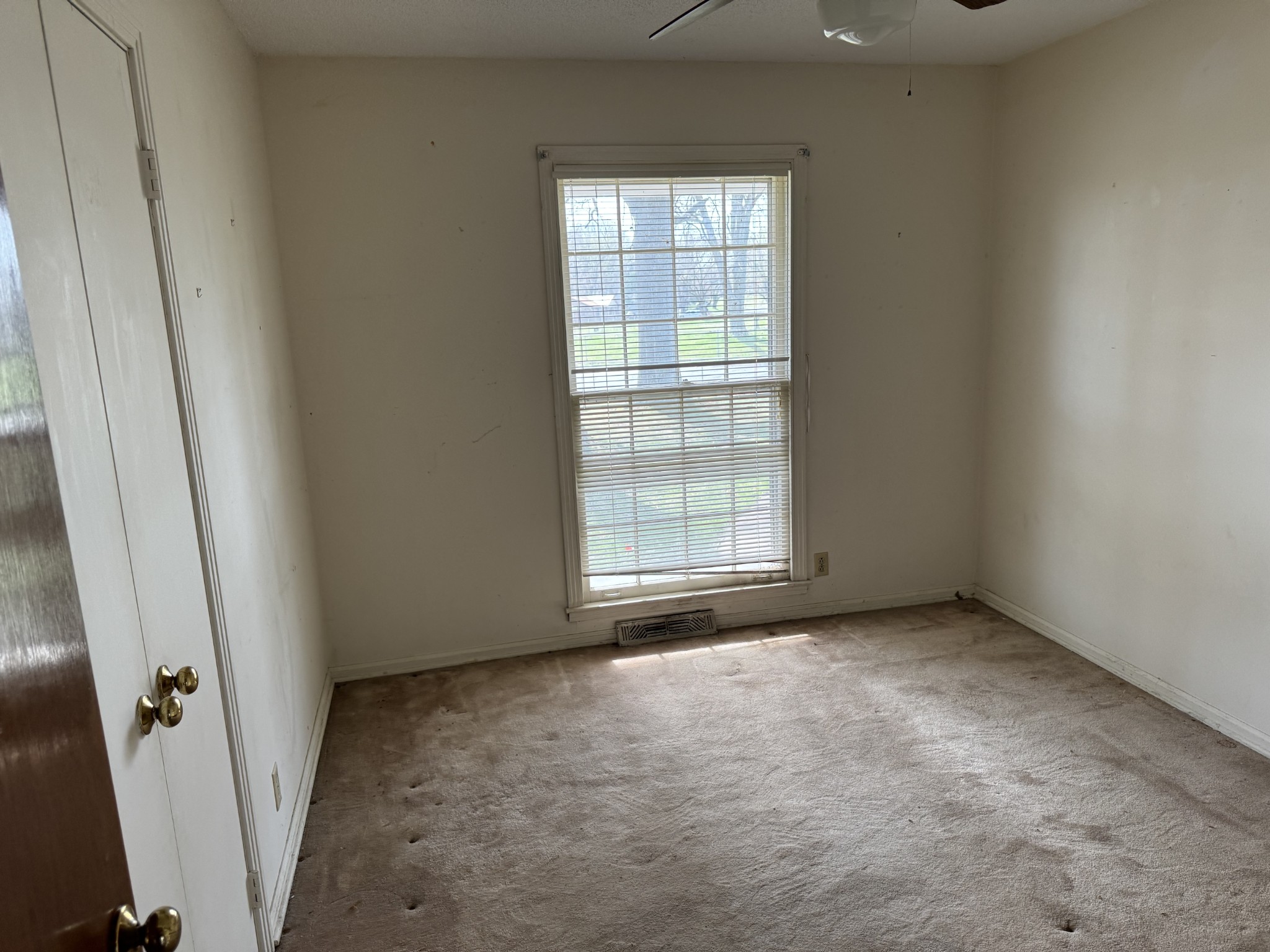 201 Orchard Road Clarksville, TN 37042 - Photo 15 of 24 an empty room with a window