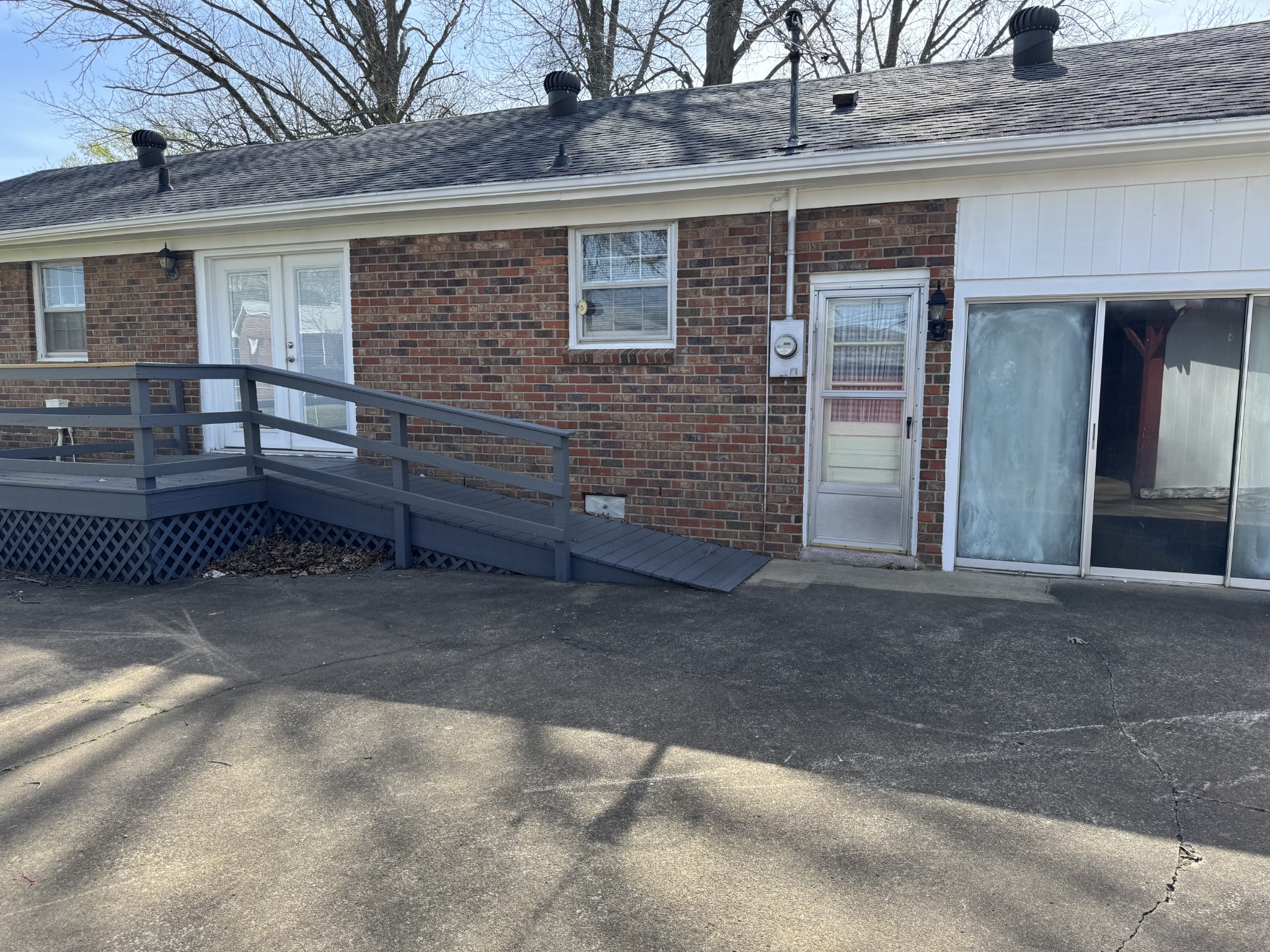 201 Orchard Road Clarksville, TN 37042 - Photo 3 of 24 a front view of a house with a yard