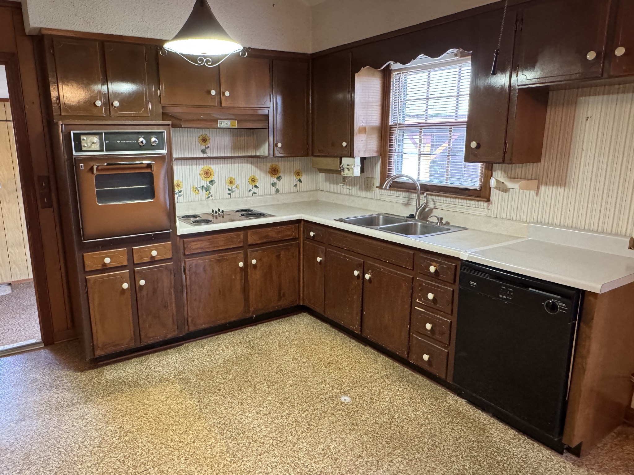 201 Orchard Road Clarksville, TN 37042 - Photo 4 of 24 a kitchen with a sink and cabinets