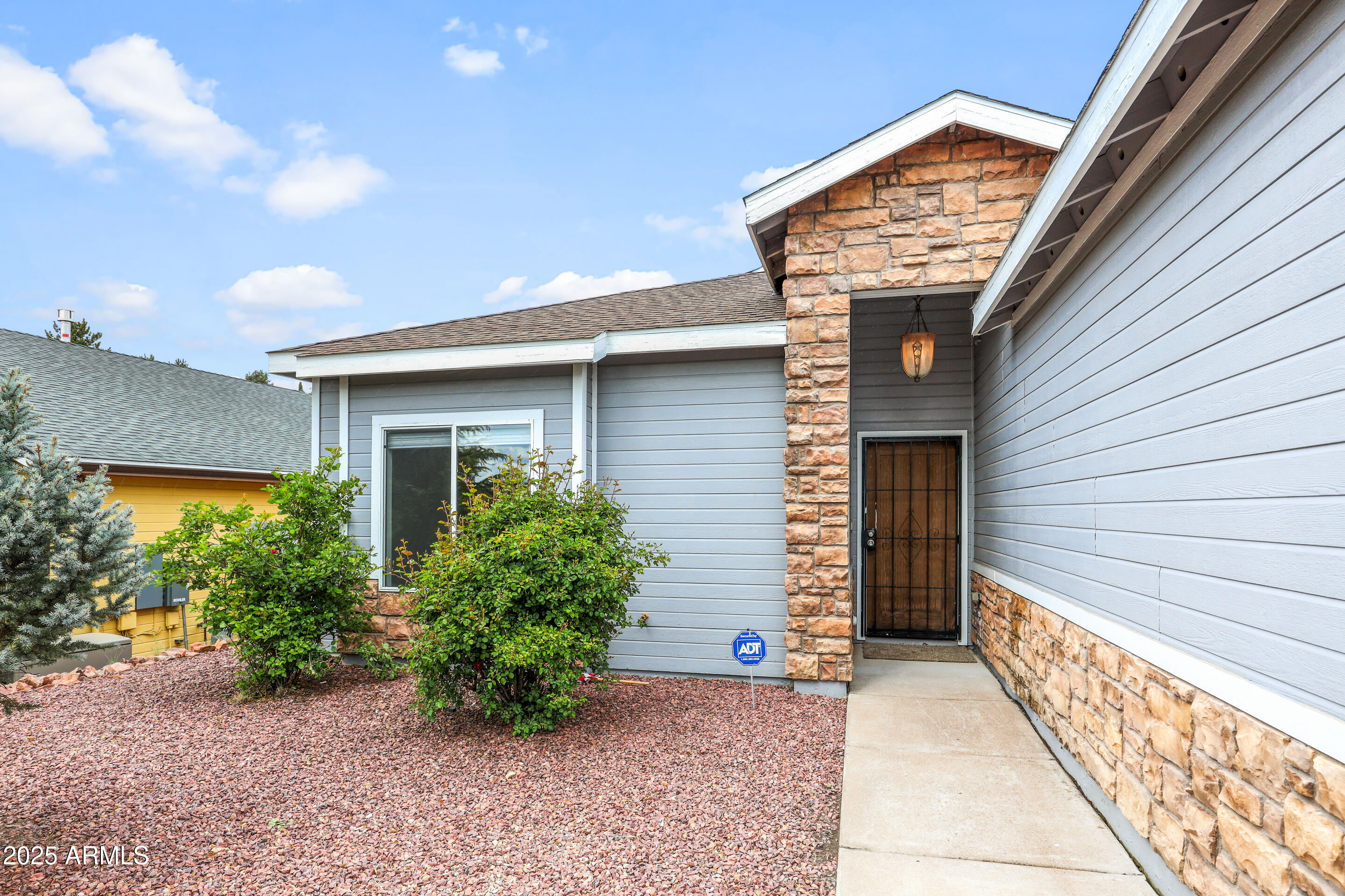 1014 West Summit Street Payson, AZ 85541 - Photo 17 of 21 a front view of house with yard