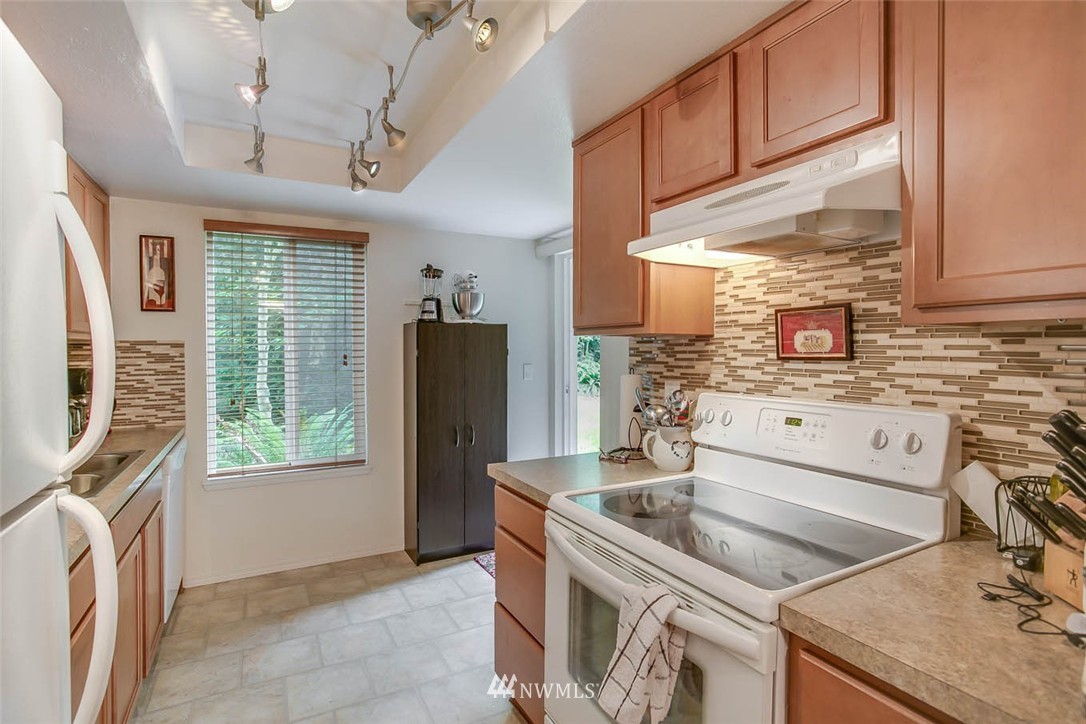 17534 151st Avenue Southeast, Unit 102 Renton, WA 98058 - Photo 9 of 18
