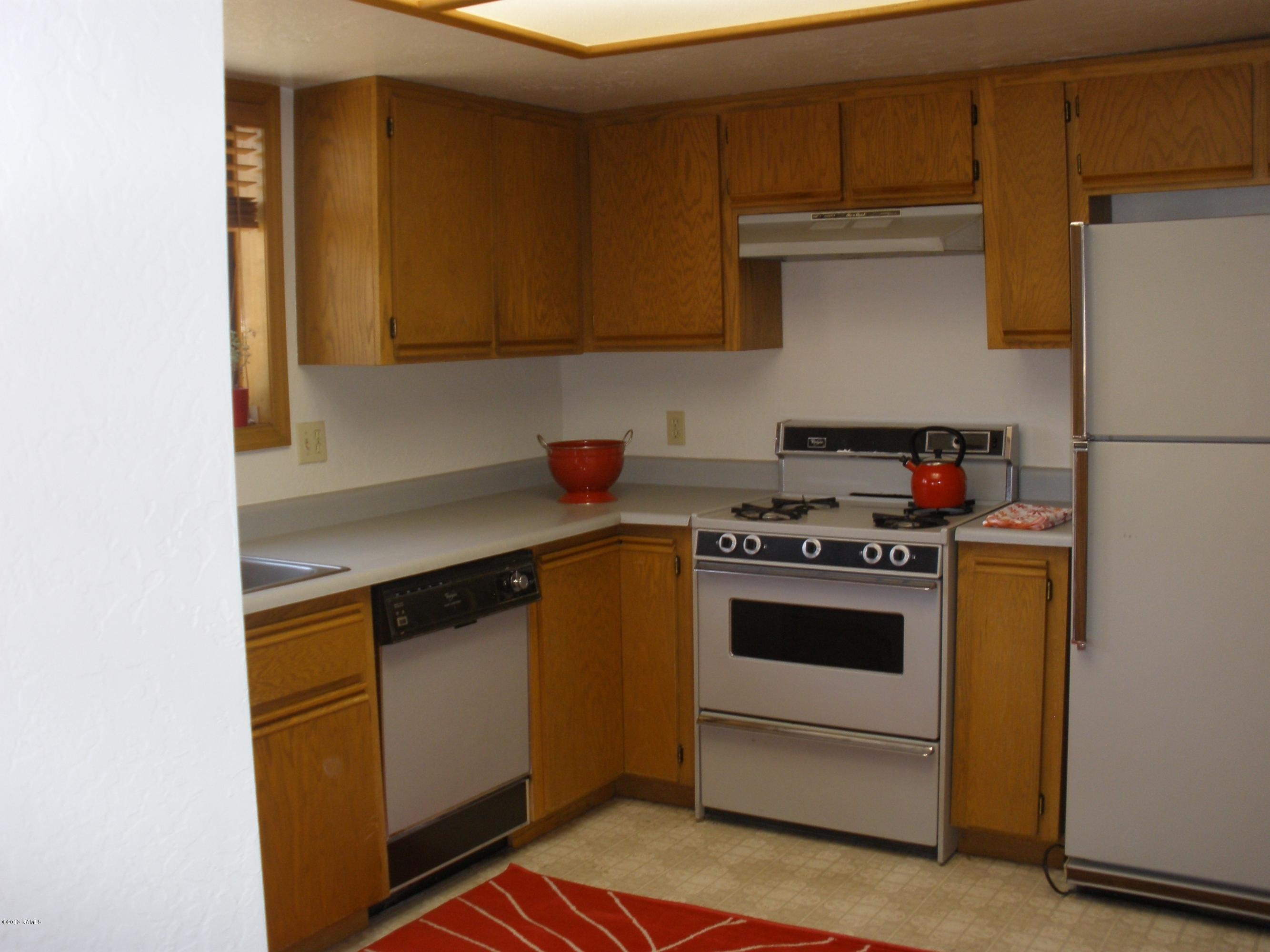4416 Kathy Road Flagstaff, AZ 86005 - Photo 12 of 21 20130420_01