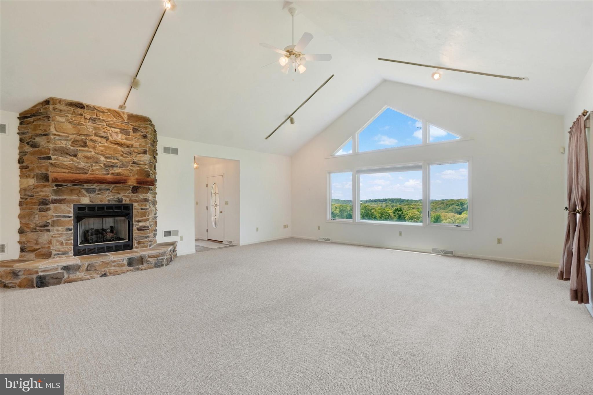 4192 Evergreen Road Felton, PA 17322 - Photo 12 of 46 Living Room