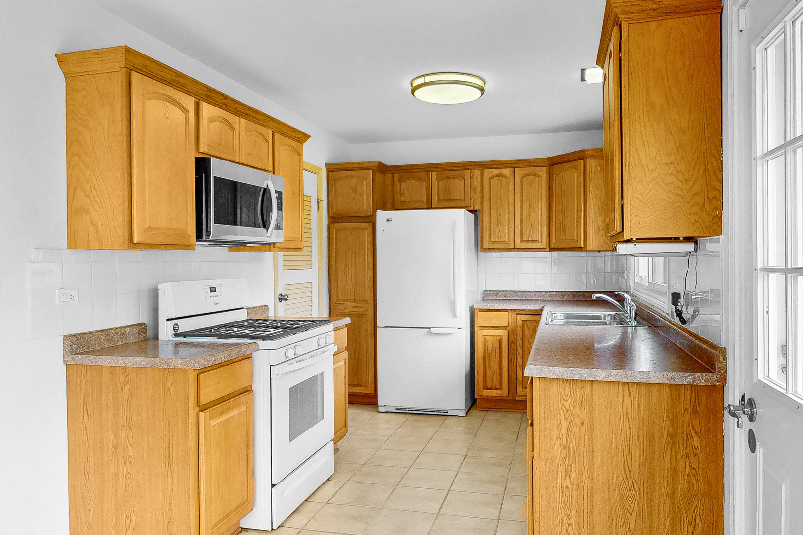 137 South Schmidt Road Bolingbrook, IL 60440 - Photo 7 of 13