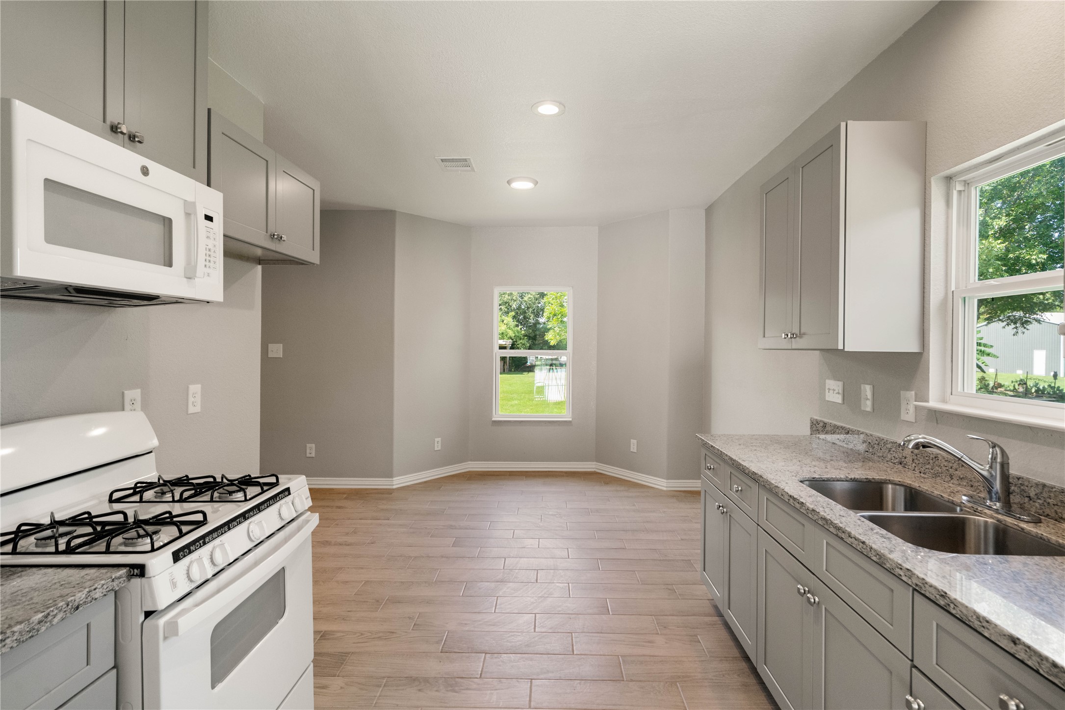 8435 Harmony Road, Unit B Houston, TX 77049 - Photo 7 of 30 Gallery Image 7