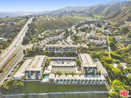 $899,000 | 23901 Civic Center Way, Unit 126, Malibu, CA 90265