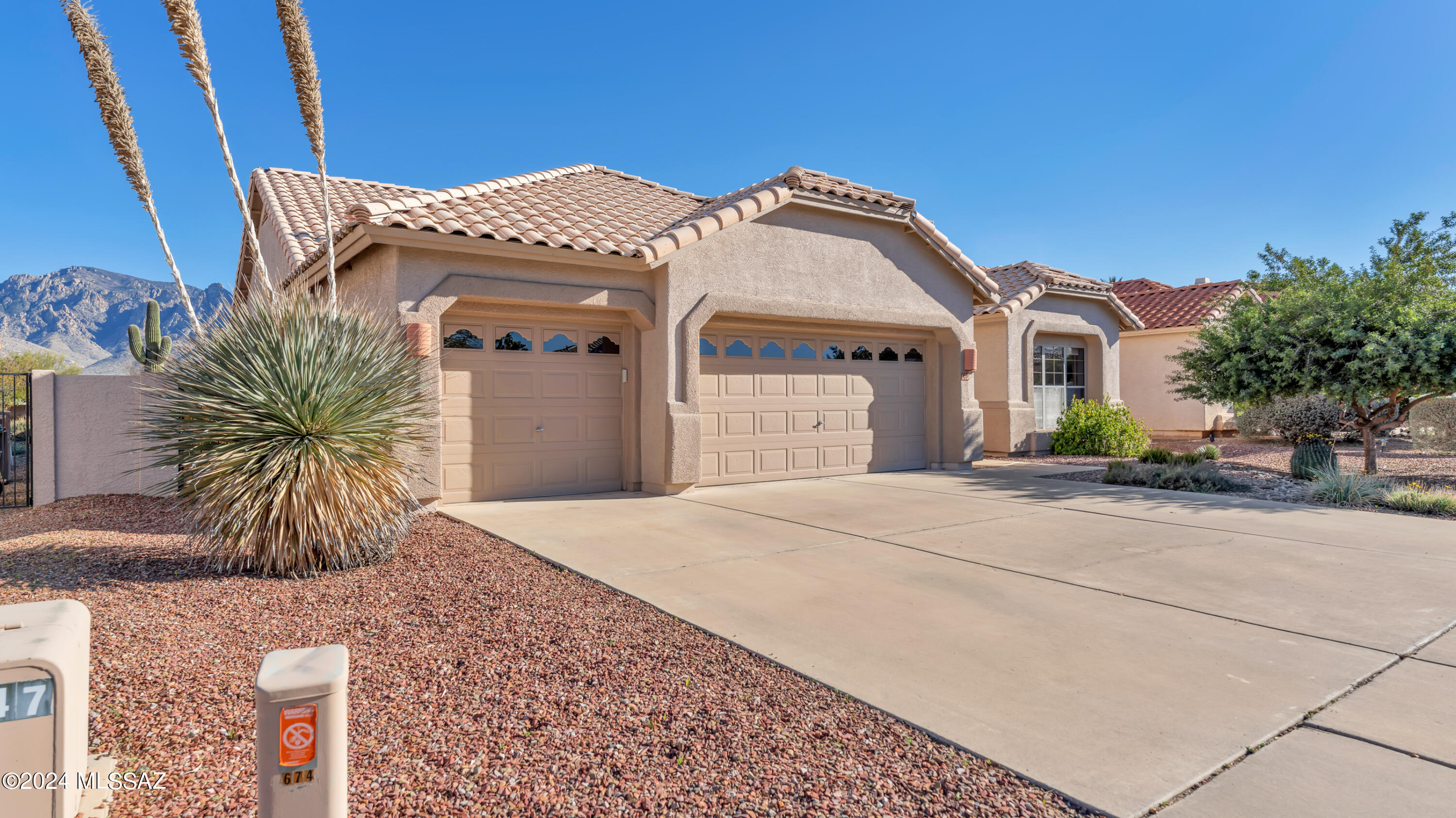 662 Bridal Veil Falls Road Tucson, AZ 85755 - Photo 4 of 40